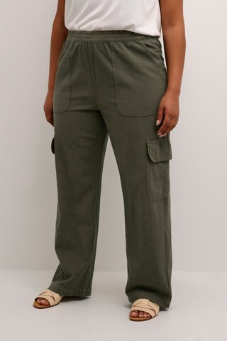 Regular Pantalon cargo 'Nana' KAFFE CURVE en vert