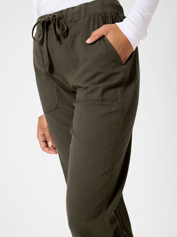 Tapered Pantaloni 'KAnaya' di Kaffe in verde