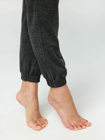 Girlfriend Collective Regular Trousers ' Reset ' in Black