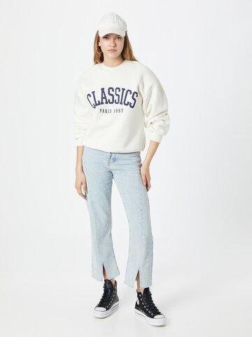 Gina Tricot Sweatshirt 'Riley' in Beige