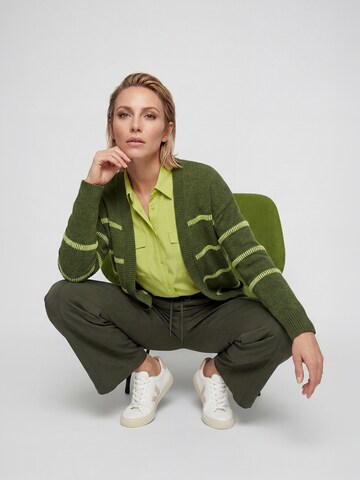 Olsen Strickjacke 'Cora' in Grün: Vorderseite