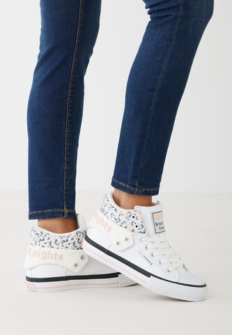 Sneaker alta di BRITISH KNIGHTS in bianco: frontale