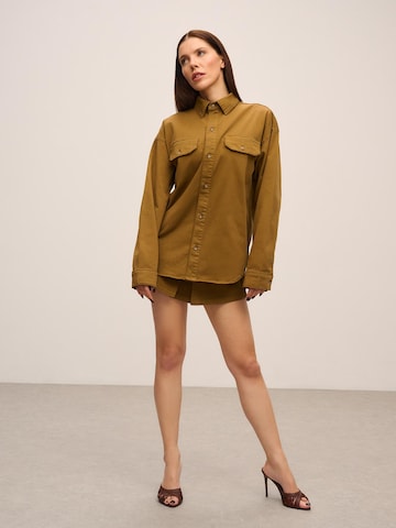 ORIMEI by Victoria Swarovski Μπλούζα σε καφέ