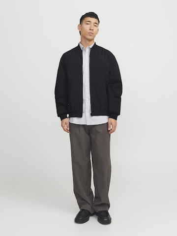 JACK & JONES Демисезонная куртка 'JJECharge' в Черный