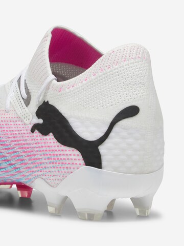 Ghete de fotbal 'Future 7 Ultimate' de la PUMA pe alb