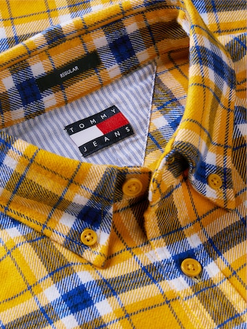 Tommy Jeans Regular fit Button Up Shirt in Yellow
