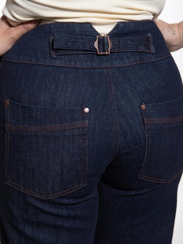 Queen Kerosin Regular Jeans 'Josie' in Blue