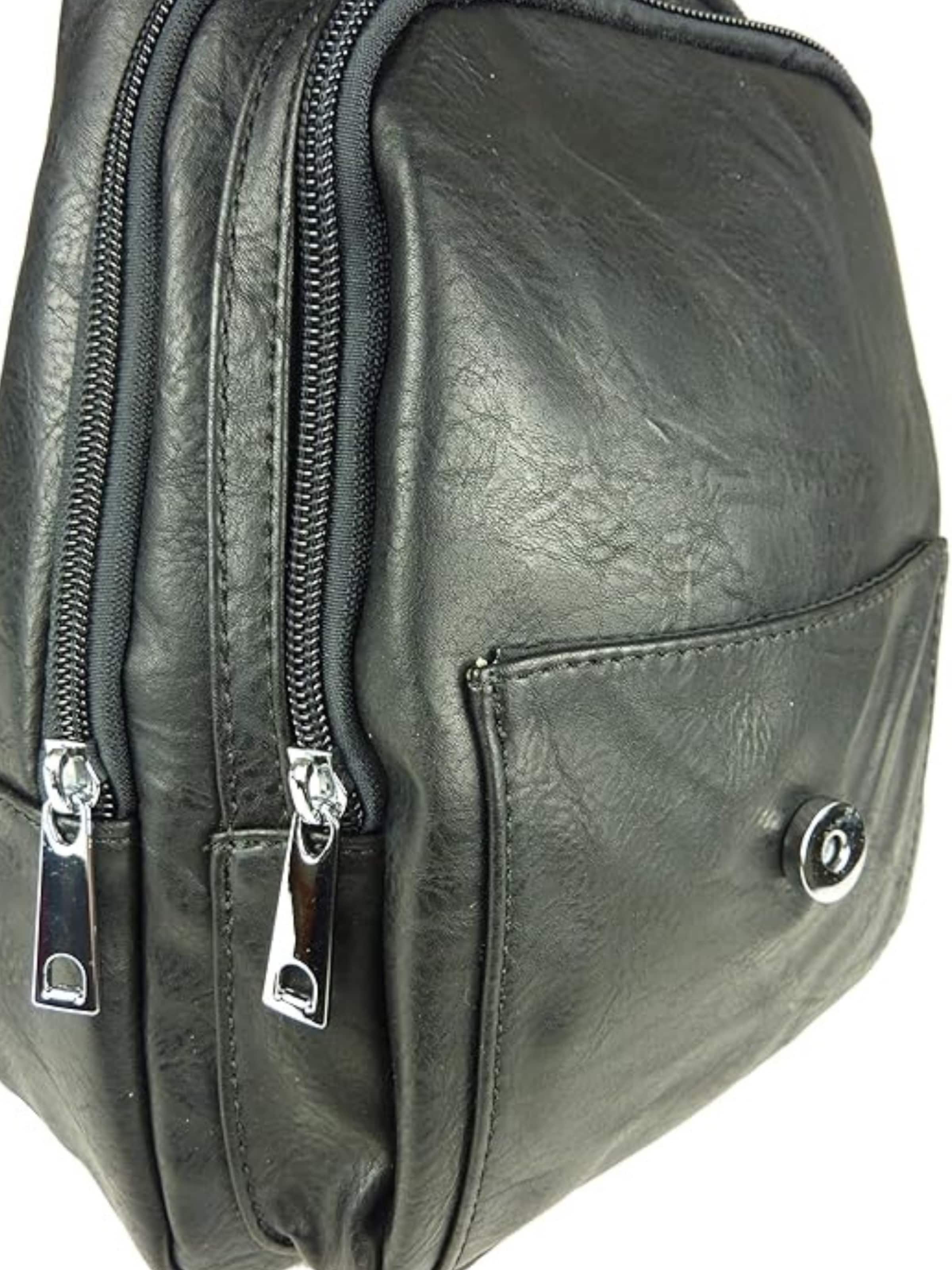 Kumixi Backpack in Black