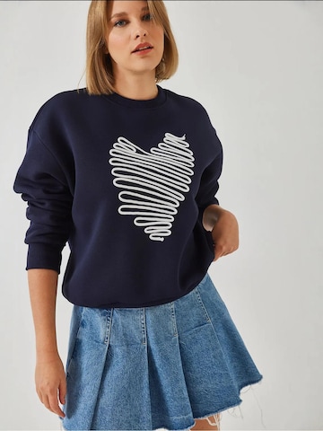 Bianco Lucci Sweatshirt in Blauw