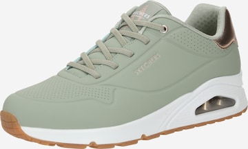 SKECHERS Низкие кроссовки 'Uno' в Зеленый: спереди