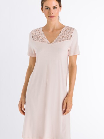 Chemise de nuit ' Moments 100cm ' Hanro en rose : devant