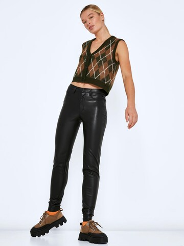 Coupe slim Pantalon 'CALLIE' Noisy may en noir