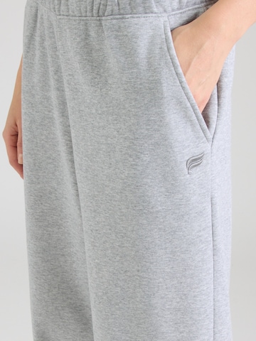 pilka Fabletics Plačios klešnės Sportinės kelnės