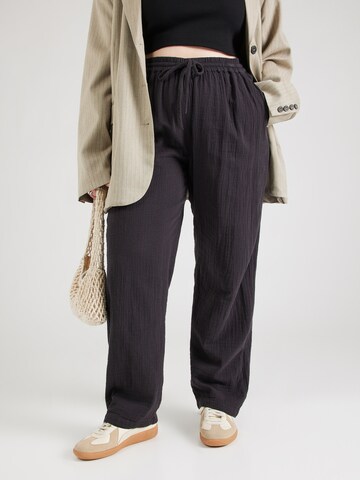 Loosefit Pantaloni 'CARTHYRA' di ONLY Carmakoma in grigio: frontale