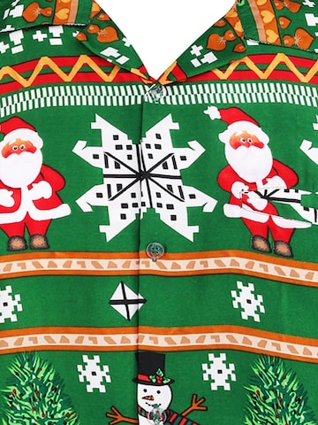 King Kameha - Ajuste regular Camisa 'Christmas Rows' en verde