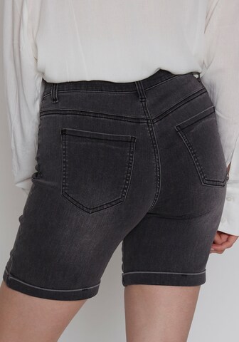 Hailys Slimfit Shorts 'Mi44rja' in Grau