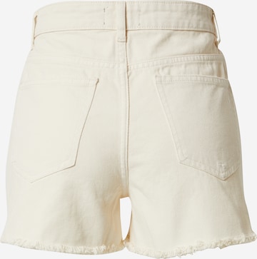 PIECES Regular Shorts 'Kavay' in Weiß