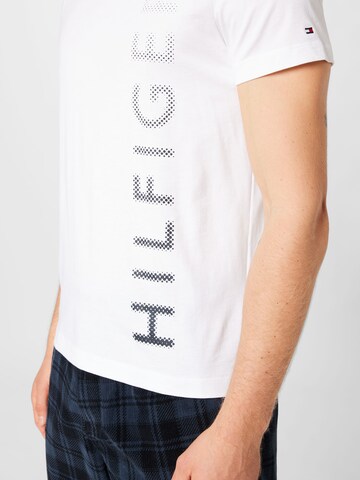 TOMMY HILFIGER T-Shirt in Weiß