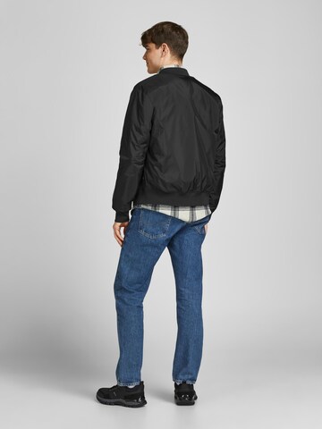 JACK & JONES - Chaqueta de entretiempo 'Clay' en negro