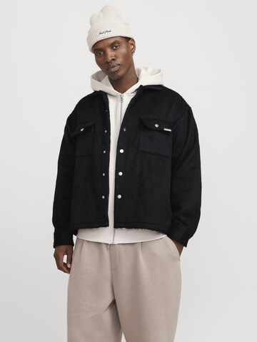 JACK & JONES - Chaqueta de entretiempo en negro: frente