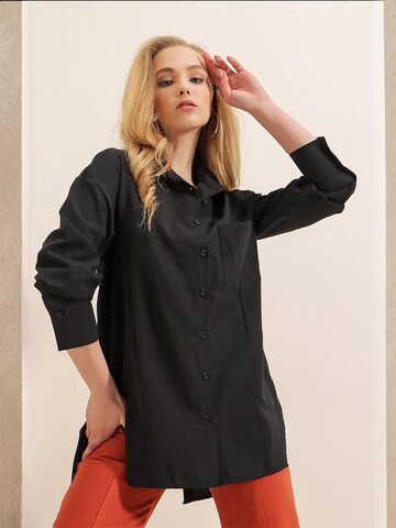 Bigdart Blouse in Black