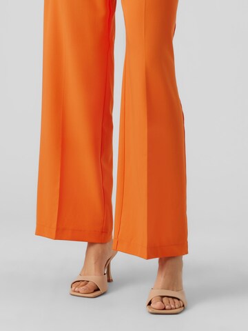 VERO MODA Wide leg Pleated Pants 'ZELDA' in Orange