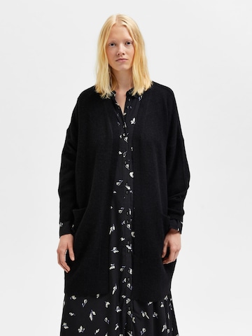 Selected Femme Curve Knit Cardigan 'Lulu' in Black: front