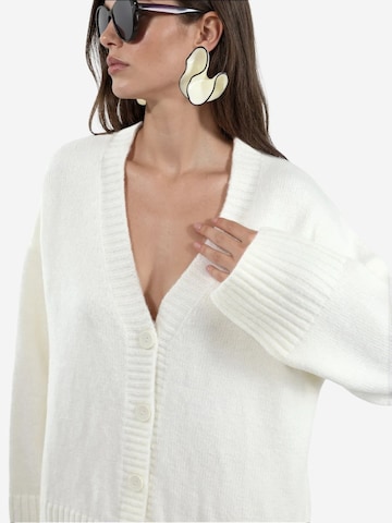 Viorna Strickjacke 'Strickjacken'‌‌‌‌‌‌‌‌ in Beige