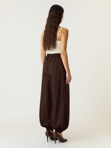 YAS - Tapered Pantalón 'YASMELVO' en marrón