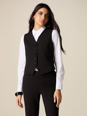 oltre Vest in Black