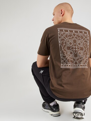 ELLESSE - Camiseta 'Taipa' en marrón