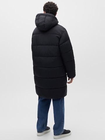 Pull&Bear Płaszcz zimowy w kolorze czarny