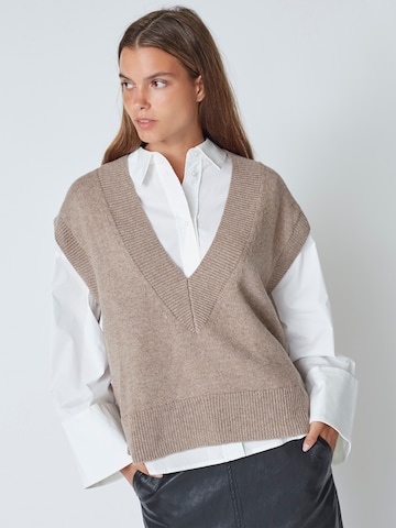 Pull-over 'Maja' co'couture en marron : devant