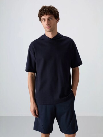 Tommy Life Shirt in Blue: front