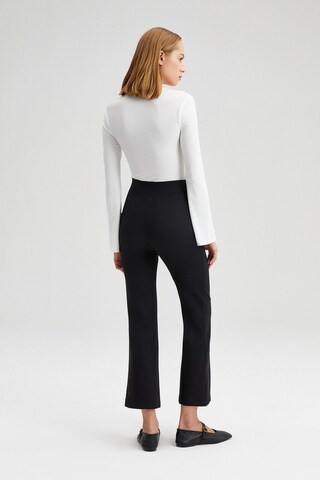 Touche Prive Boot cut Pleated Pants in Black