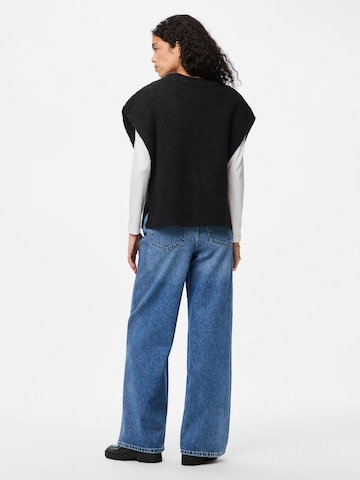 PIECES Cape 'PCNosie' in Zwart