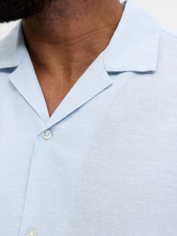 Jack & Jones Plus Comfort fit Button Up Shirt 'JJEBreeze' in Blue