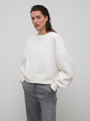 RÆRE by Lorena Rae Sweatshirt 'Lanea' in Wit: voorkant