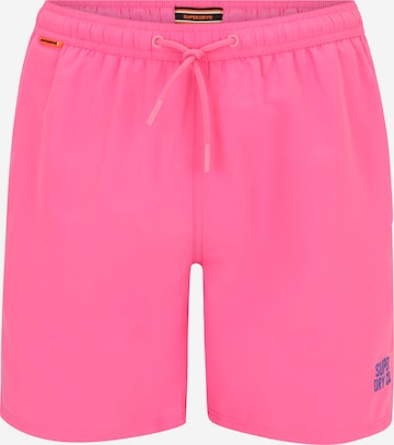 Shorts de bain 'Essential' Superdry en rose : devant