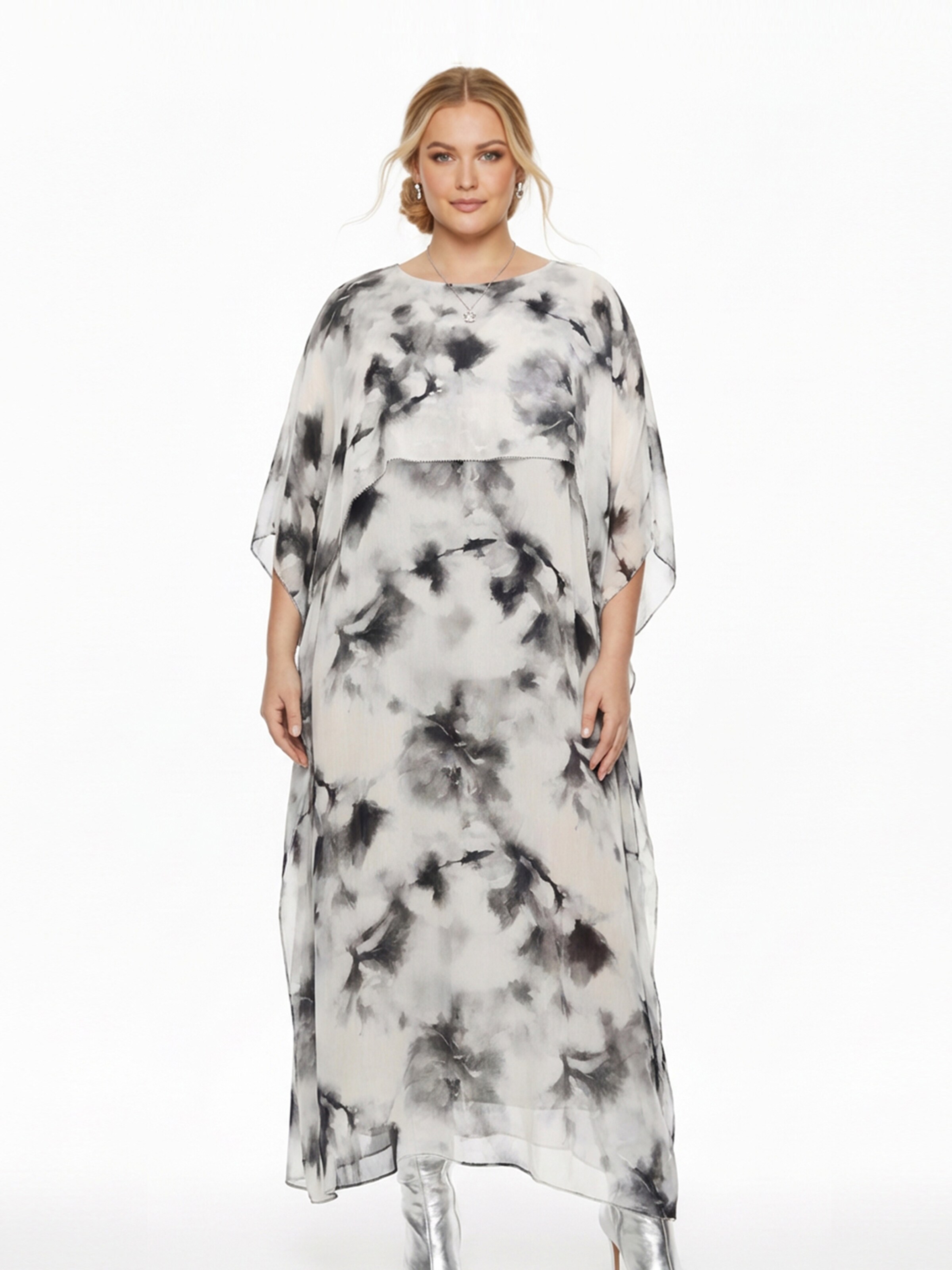 Robe YOEK en beige : devant