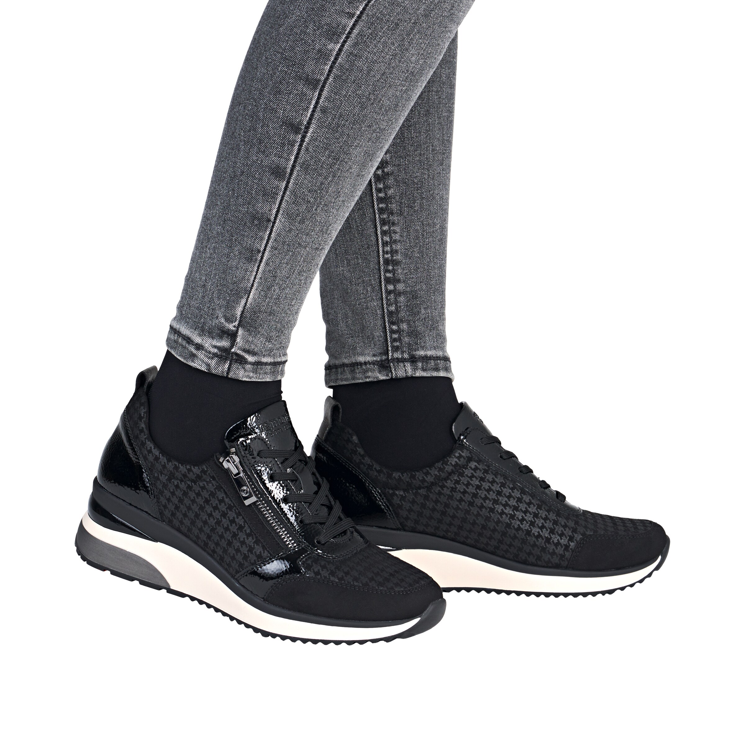 REMONTE Sneakers in Black