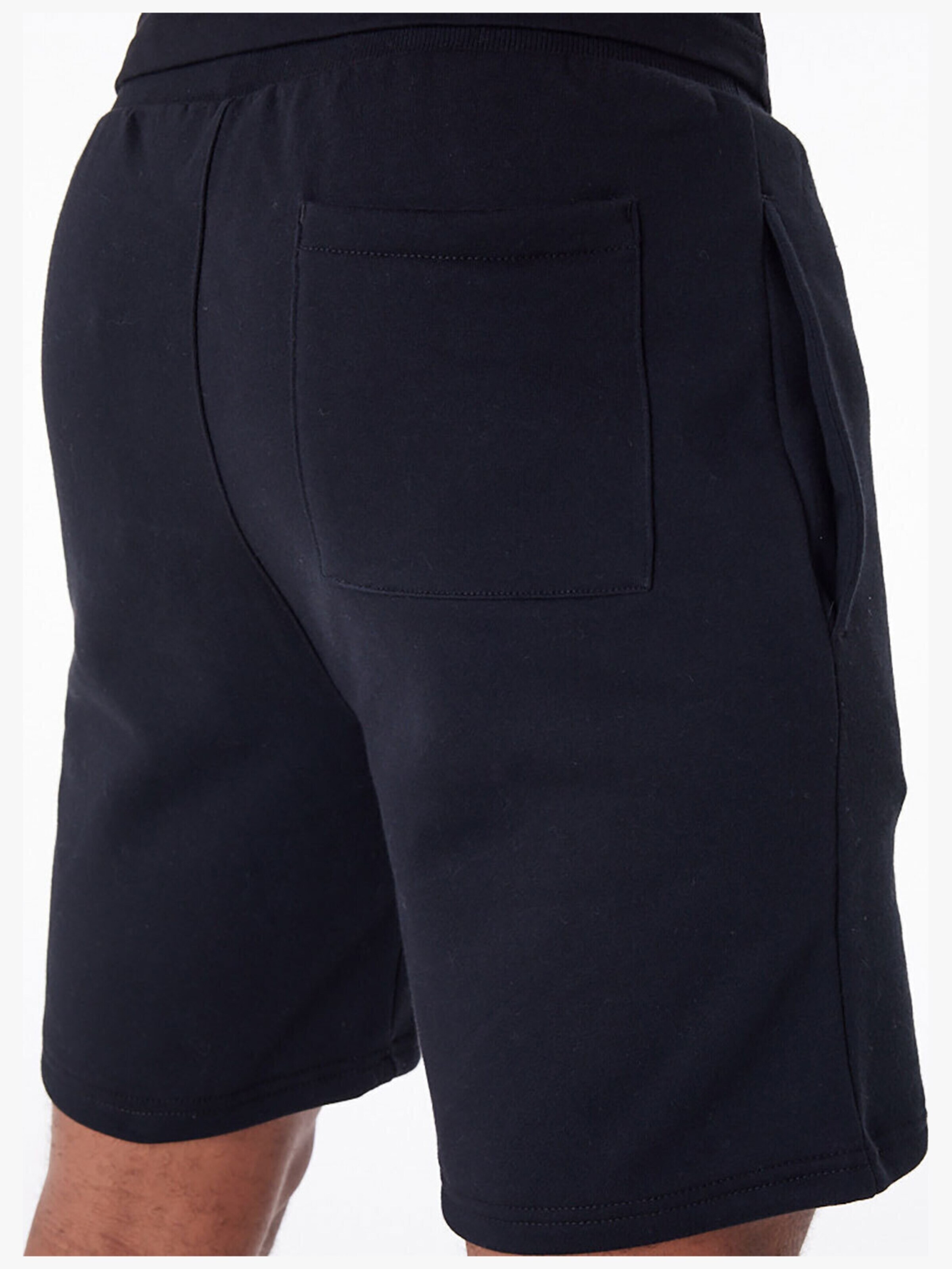 regular Pantaloni sportivi 'New Era Essentls Short' di NEW ERA in nero