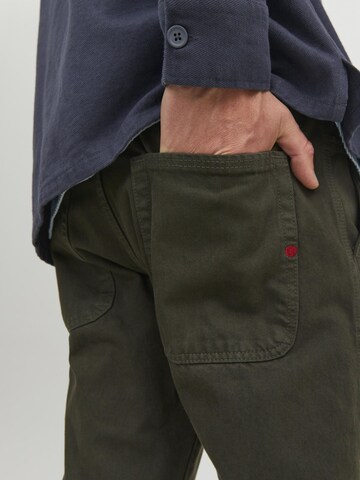 Largi Pantaloni eleganți ' RE 750' de la R.D.D. ROYAL DENIM DIVISION pe verde