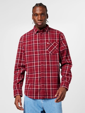 Coupe regular Chemise Tommy Jeans en rouge : devant