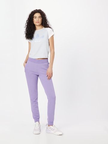 ADIDAS ORIGINALSTapered Pidžama hlače 'Adicolor Essentials ' - ljubičasta boja