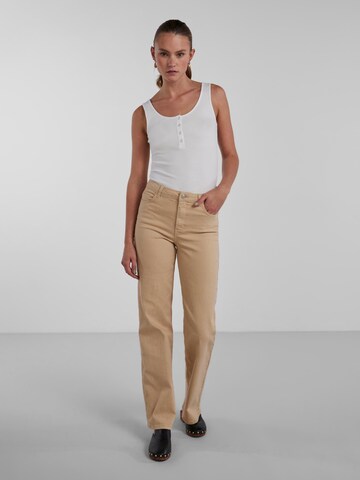 Bootcut Jeans 'Peggy' di PIECES in beige