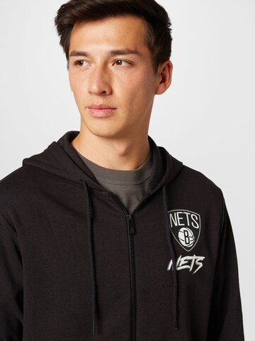 NEW ERA Zip-Up Hoodie in Black