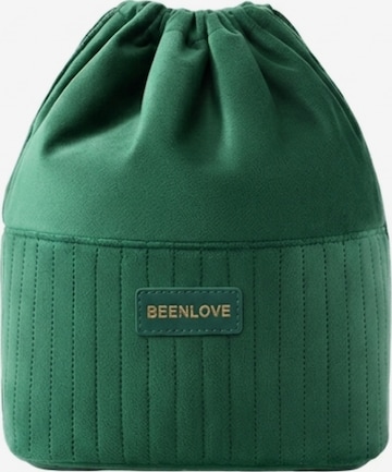 MEVYRA Cosmetic Bag in Green: front