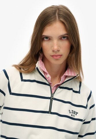 Sweat-shirt 'Athletic Essentials' Superdry en blanc