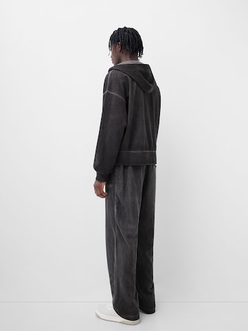 Bershka Collegetakki värissä musta